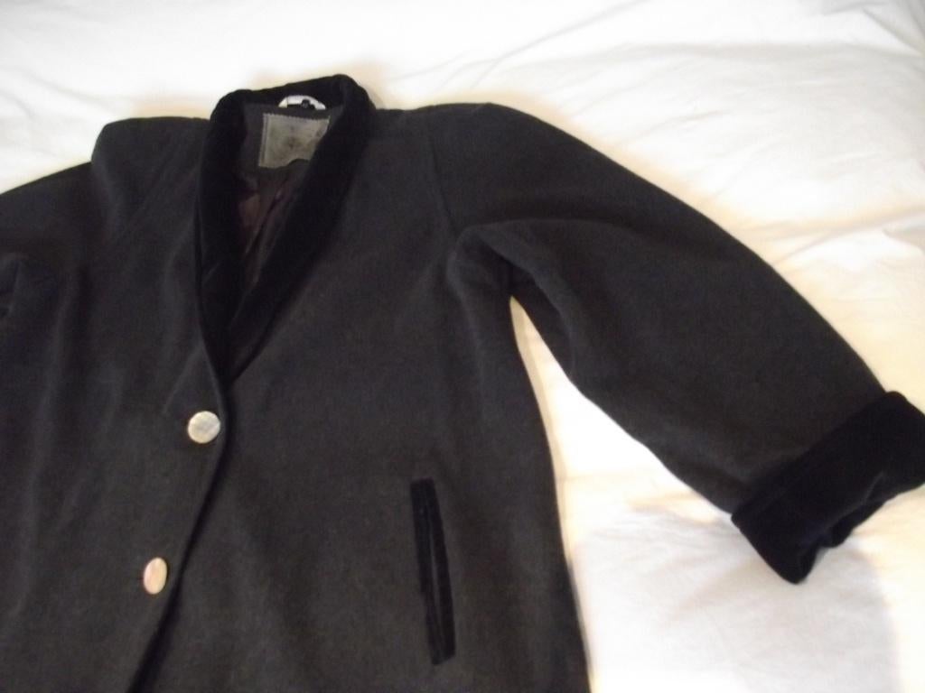 80% wol jas zwart fluweel kraag mouwomslag Kreymborg maat 42, Kleding | Dames, Jassen | Winter, Kreymborg, Maat 42/44 (L), Ophalen of Verzenden