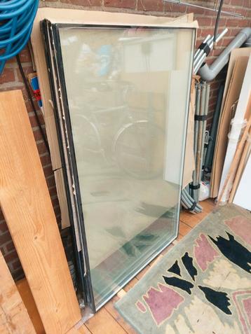 Te koop 4xdubbel glas maat 145cm x85 cm x2,5 cm 30euro pst beschikbaar voor biedingen