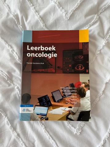 Leerboek oncologie beschikbaar voor biedingen
