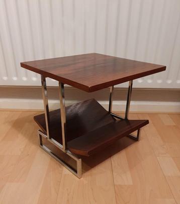 Vintage Bijzettafel Metaal / Hout Lectuurbak.  beschikbaar voor biedingen