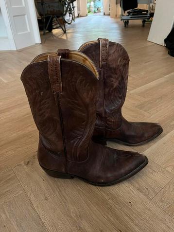 Vintage leren boots beschikbaar voor biedingen