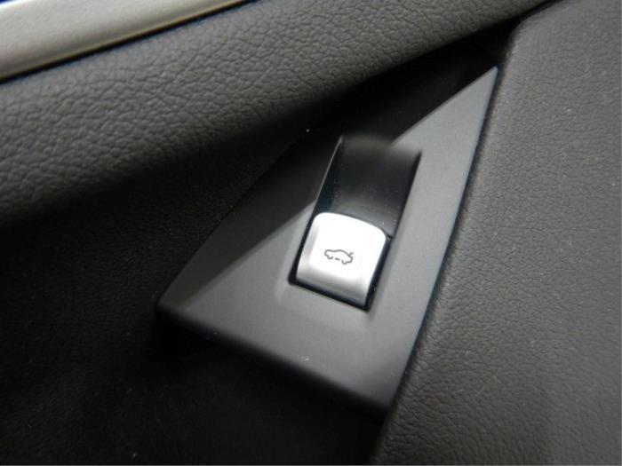 Portierbekleding 4Deurs rechts-voor BMW 7-Serie (22740696), Auto-onderdelen, Interieur en Bekleding, Gebruikt, Ophalen