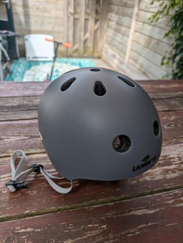fietshelm 51-55cm beschikbaar voor biedingen