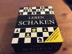 Leren Schaken. set met speelbord, schaakstukken en boekje, Een of twee spelers, Ophalen of Verzenden, Nieuw, Parragon