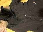 Zwarte Zara winterjas met bontkraag - Maat M, Kleding | Dames, Ophalen, Zo goed als nieuw, Maat 38/40 (M), Zwart