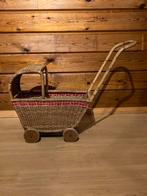 Vintage poppenwagen rotan riet hout poppenwieg nostalgie, Kinderen en Baby's, Ophalen