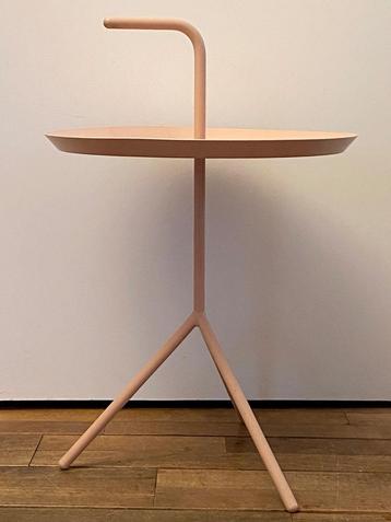 HAY DLM (Don’t Leave Me) roze bijzettafel  beschikbaar voor biedingen