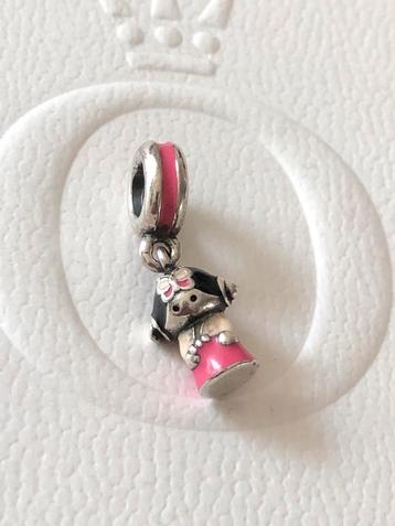 RETIRED Pandora bedel Koreaans poppetje beschikbaar voor biedingen
