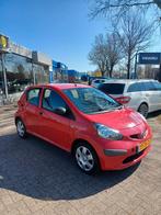 OPRUIMING Toyota Aygo 1.0 12V Vvt-i 5DRS 2008 Rood, Auto's, Voorwielaandrijving, 4 stoelen, 68 pk, Origineel Nederlands
