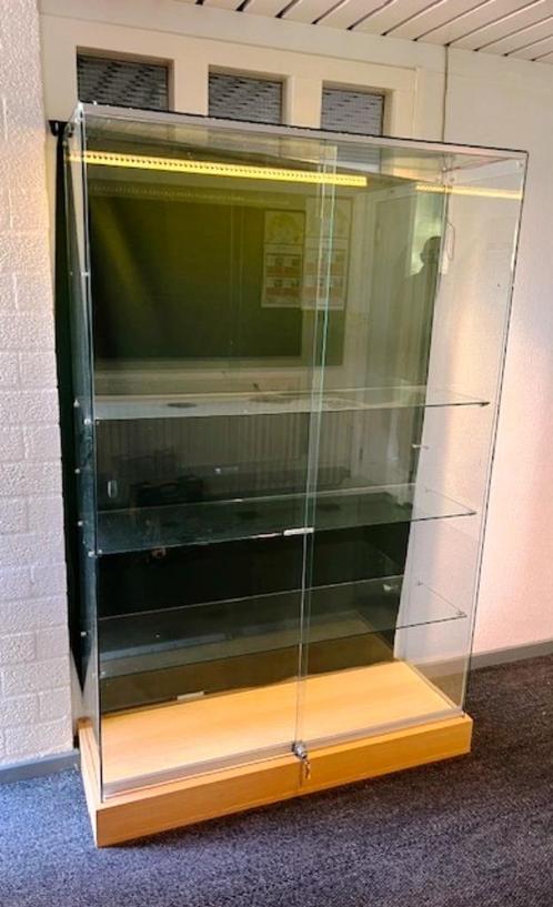 vitrinekast glas 4 etages ( inclusief bodem vitrine bak ), Huis en Inrichting, Kasten | Vitrinekasten, Zo goed als nieuw, 150 tot 200 cm