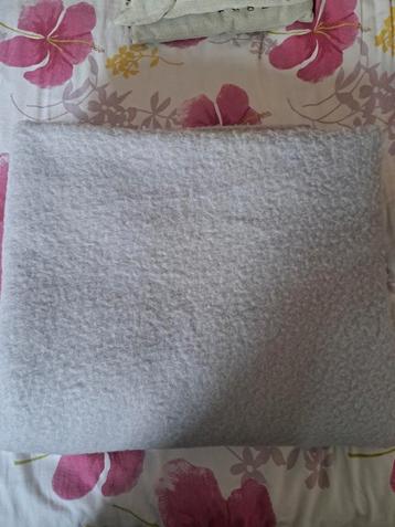 Zware wollen deken van Solemio- 220 x 240 cm.730 gram/m2 beschikbaar voor biedingen