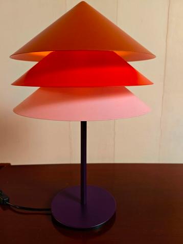 Limited edition Tesammans Ikea tafellamp raw colour ontwerpe beschikbaar voor biedingen