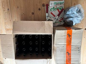 48 nieuwe bierflessen met toebehoren  beschikbaar voor biedingen