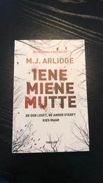 MJ Arlidge. Irene miene mutte, Boeken, Thrillers, Ophalen of Verzenden, Zo goed als nieuw