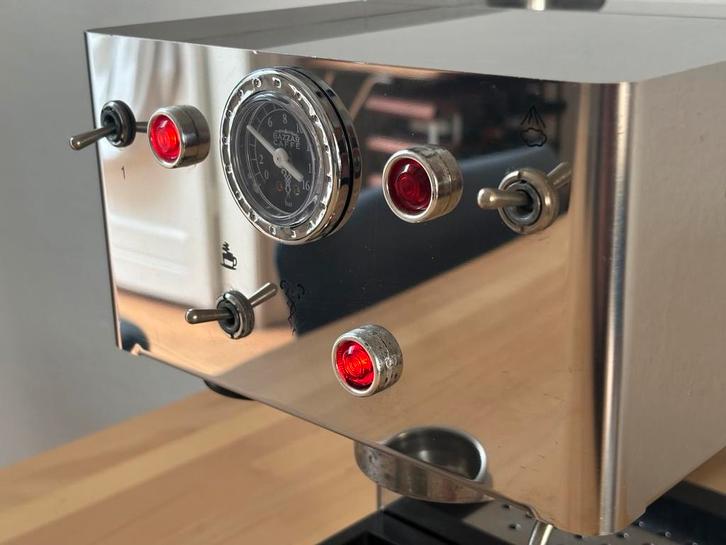 Bazzar A2 espressomachine (zelfde als Giada Isomac), Witgoed en Apparatuur, Koffiezetapparaten, Gebruikt, Espresso apparaat, 2 tot 4 kopjes