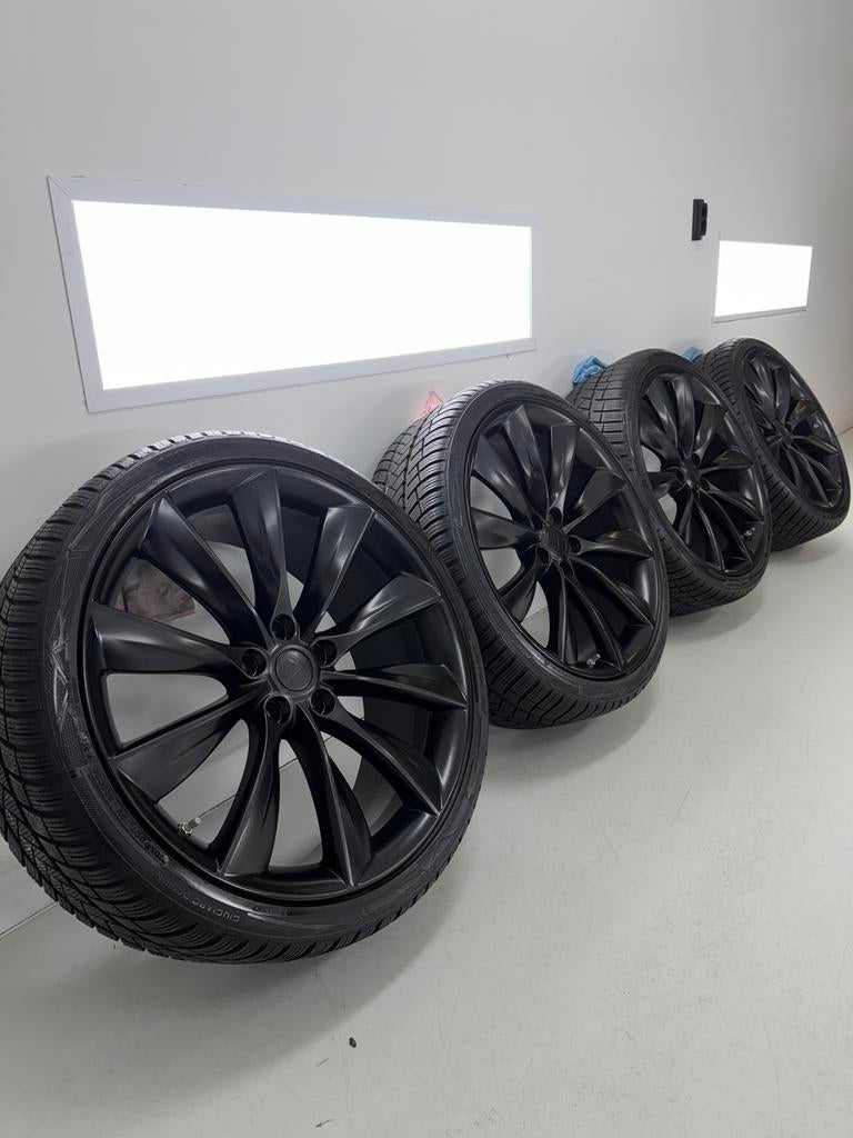 Tesla model S // 21 inch velgen // winterbanden // mat zwart, Auto-onderdelen, Banden en Velgen, Ophalen, Banden en Velgen, Personenwagen
