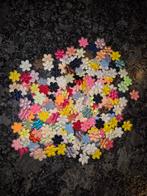 200 stuks bloemen applicaties - Mix van Kleuren, Hobby en Vrije tijd, Ophalen of Verzenden, Nieuw, Applicatie