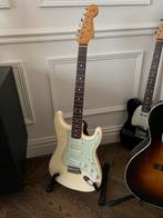 Fender Vintera II 60’s Stratocaster Olympic White, Muziek en Instrumenten, Snaarinstrumenten | Gitaren | Elektrisch, Solid body