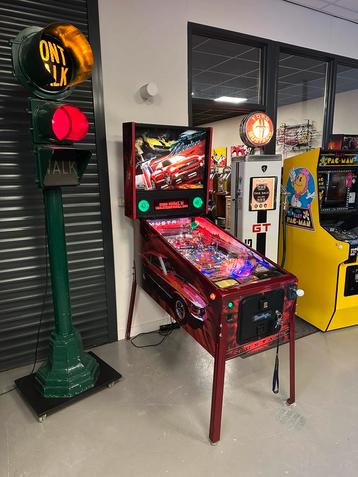 Prachtige flipperkast Stern Ford Mustang 50 Years Pinball beschikbaar voor biedingen