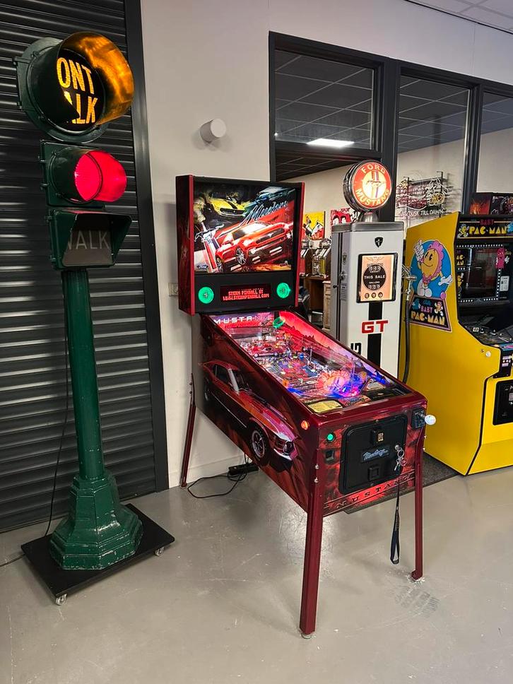 Prachtige flipperkast Stern Ford Mustang 50 Years Pinball, Verzamelen, Automaten | Flipperkasten, Zo goed als nieuw, Dot-matrix