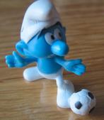 Smurf met voetbal - Peyo - 2008, Verzamelen, Smurfen, Ophalen of Verzenden, Zo goed als nieuw, Overige Smurfen, Poppetje, Figuurtje of Knuffel