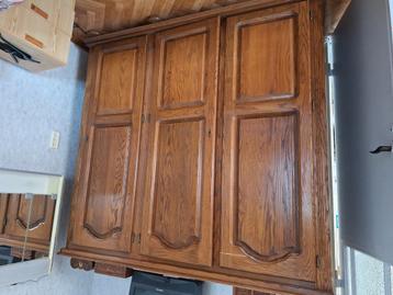 kersen houten kleerkast beschikbaar voor biedingen