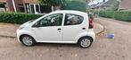 Peugeot 107 1.0 Blue Lease Airco 5DR 2012 nieuwe APK + beurt, Auto's, Voorwielaandrijving, Euro 5, Stof, Zwart