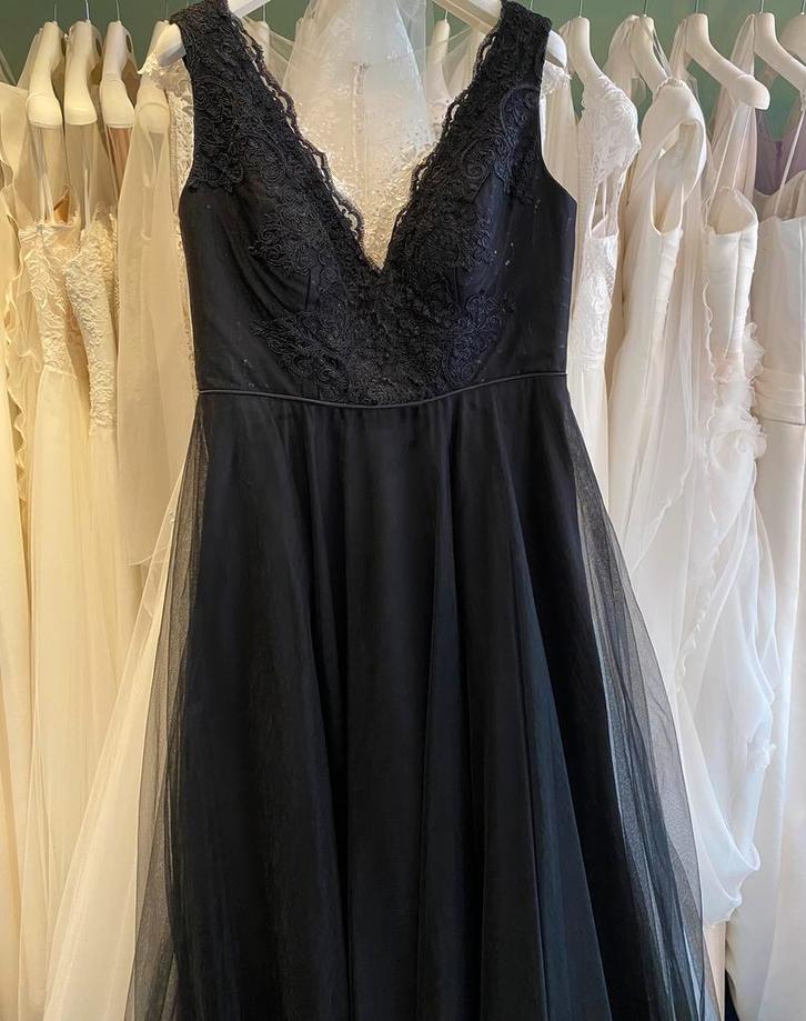 Super mooie zwarte trouwjurk Maat 42,44,46,48, Kleding | Dames, Trouwkleding en Trouwaccessoires, Nieuw, Trouwjurk, Zwart, Ophalen