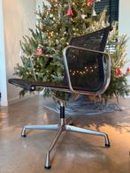 Eames EA107 netweave by Vitra, Huis en Inrichting, Bureaustoelen, Ophalen of Verzenden, Zo goed als nieuw, Wit