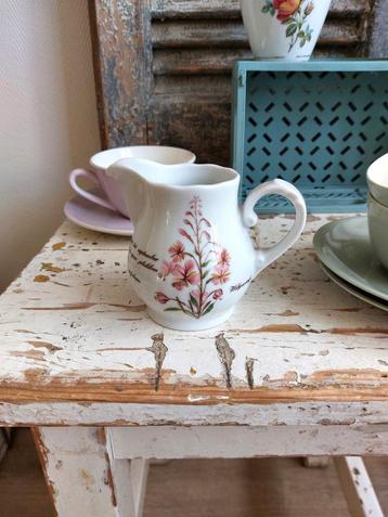 Lief (melk)kannetje met wilgenroosje van Libelle servies beschikbaar voor biedingen