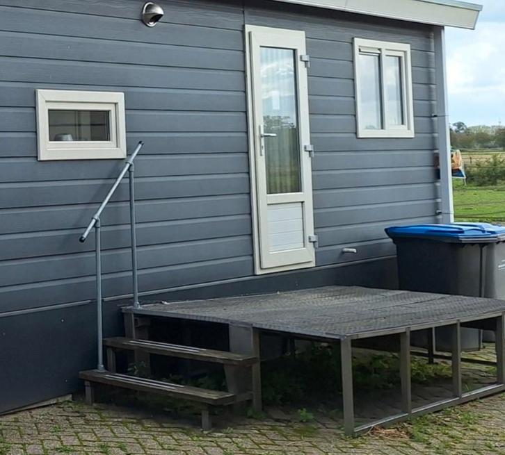 Opstap/bordes stacaravan/chalet, Caravans en Kamperen, Kampeeraccessoires, Zo goed als nieuw, Ophalen