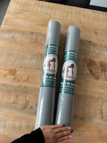 2 Nieuwe Yoga Matten - 183x61cm beschikbaar voor biedingen