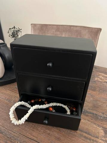 LEUK KLEIN BROCANTE ZWART SIERADEN LADE KASTJE 🖤🖤 beschikbaar voor biedingen