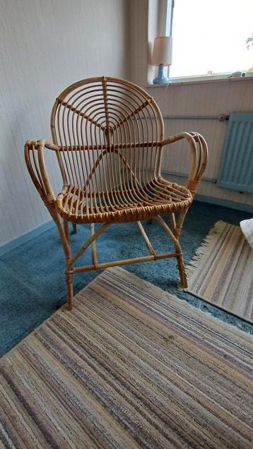 Vintage Rotan Stoel beschikbaar voor biedingen