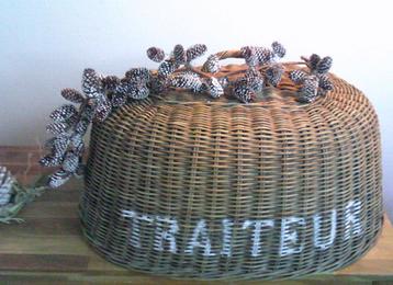 Côte Ouest Traiteur grote rieten kap mand deksel  ca.65cm beschikbaar voor biedingen