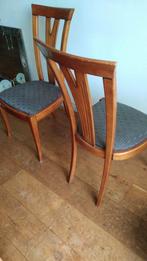 3 houten stoelen met grijze zitting, Ophalen, Gebruikt, Grijs, Drie