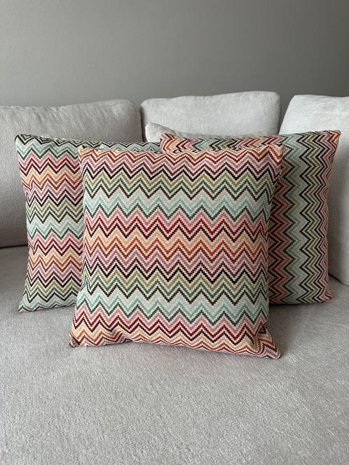 Zigzag kussens & poefs, Huis en Inrichting, Woonaccessoires | Kussens, Zo goed als nieuw, Ophalen of Verzenden