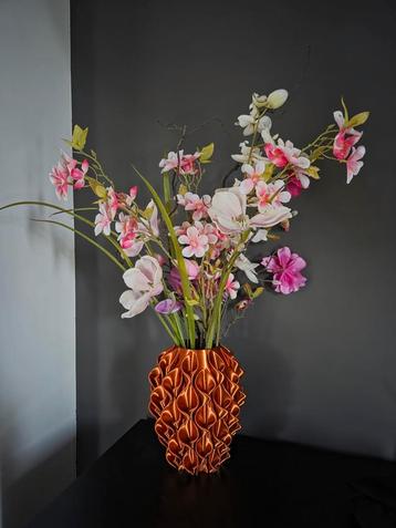 Prachtige brons/koper 3d vaas voor kunstbloemen beschikbaar voor biedingen