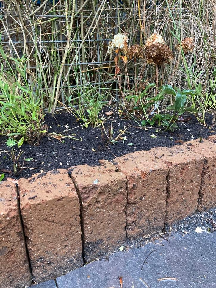 Tufsteen stenen voor border (42 stuks), Tuin en Terras, Bielzen en Borders, Gebruikt, Border, Natuursteen, Minder dan 25 cm, Minder dan 100 cm