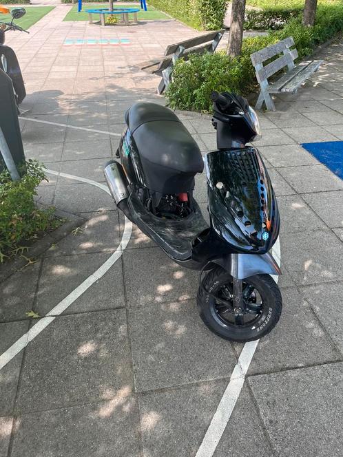 Zip 150 lc, Fietsen en Brommers, Brommeronderdelen | Scooters, Zo goed als nieuw, Ophalen