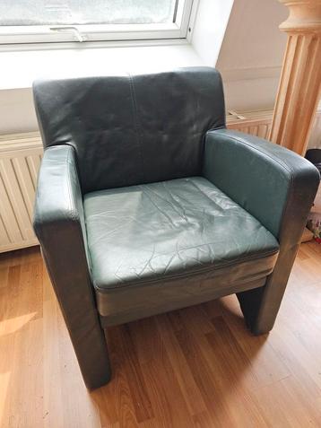 GRATIS Leren fauteuil in de kleur dennengroen beschikbaar voor biedingen