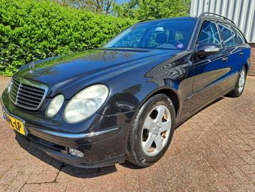 Mercedes-Benz E-Klasse Combi 240 Avantgarde LEER/XENON/NAVI/