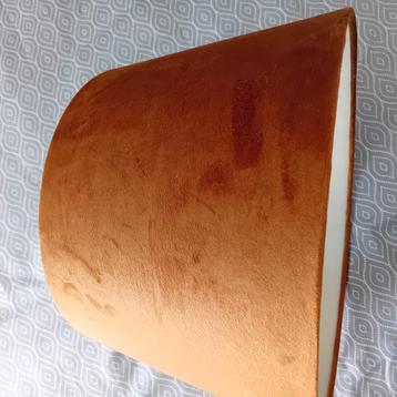 Velvet grote lampe kap cognackleur als nieuw beschikbaar voor biedingen