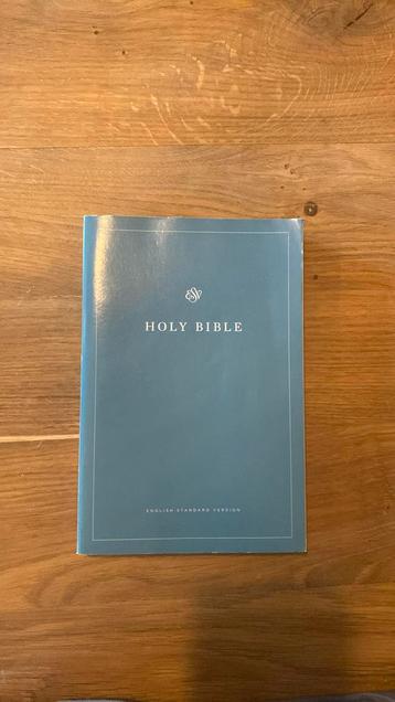 Holy Bible - English Standard Version beschikbaar voor biedingen