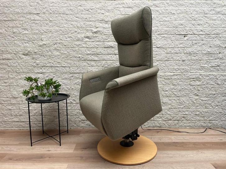 Design Prominent Wilson sta op stoel relax fauteuil staop, Huis en Inrichting, Fauteuils, Zo goed als nieuw, Stof, 50 tot 75 cm