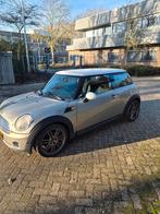 Mini 1.6 16V Cooper 88KW 2008 Grijs, Voorwielaandrijving, Stof, 4 cilinders, 4 stoelen