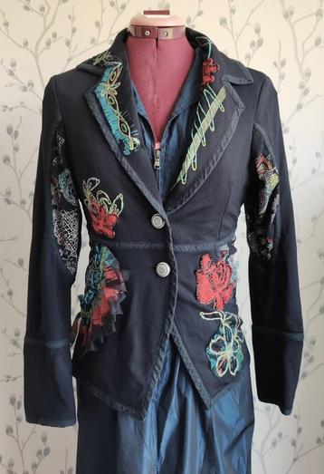 SAVE THE QUEEN! Zomerjasje/ Blazer maat M beschikbaar voor biedingen