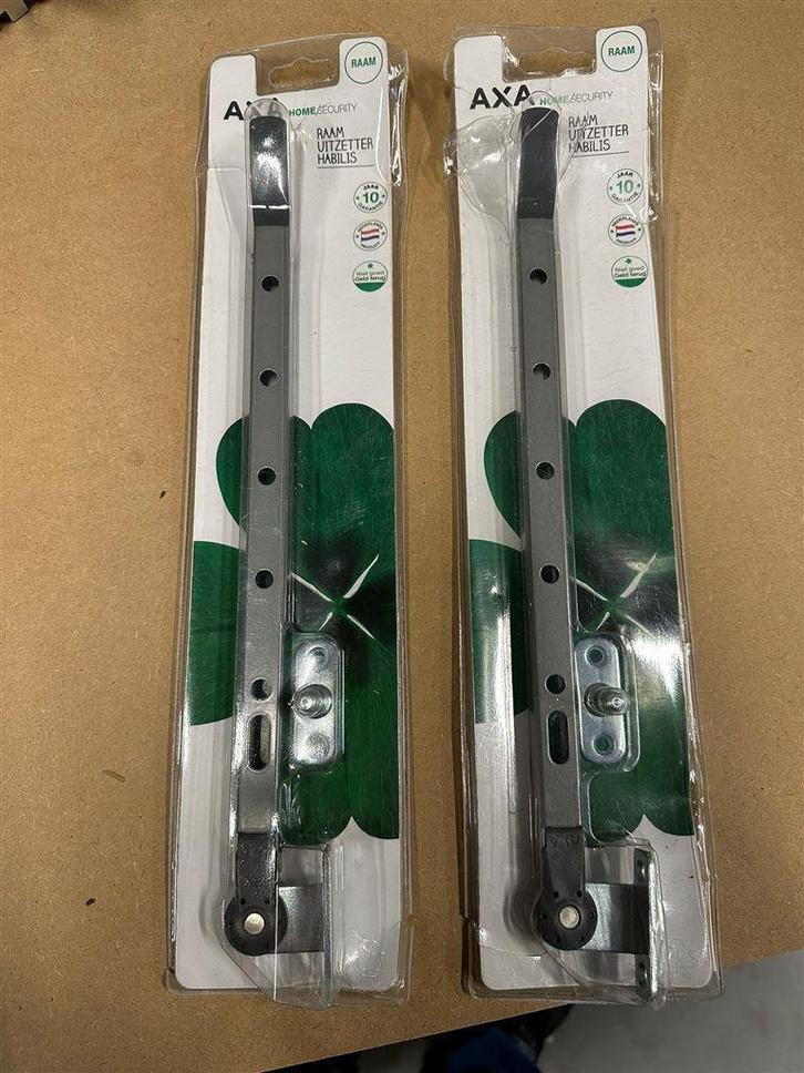 AXA Raamuitzetter [2x], Doe-het-zelf en Verbouw, Hang- en Sluitwerk, Zo goed als nieuw, Chroom, Ophalen of Verzenden