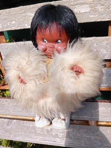 Regal Eskimo pop beschikbaar voor biedingen
