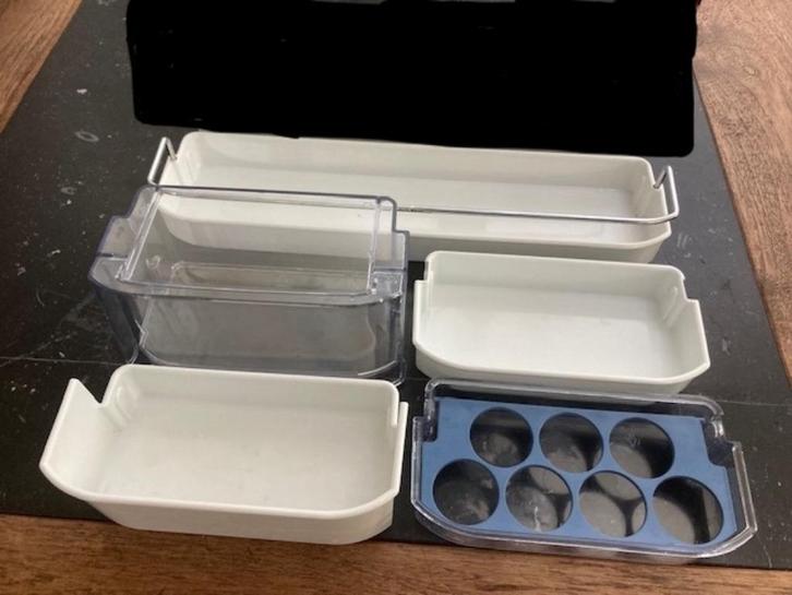 Bosch koelkast bakjes, tafel model, onderdelen. Alles heel., Witgoed en Apparatuur, Onderdelen en Toebehoren, Ophalen of Verzenden